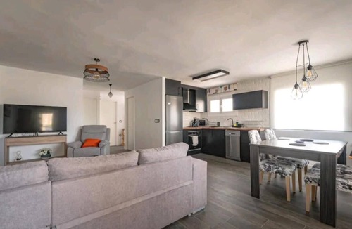 L'Albufereta Apartment | Spacious and Stylish 3 Bedroom Apartment- 4min walk to beach