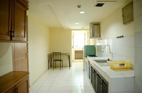 Old Jakarta Apartment | Spacious and Homey 3BR at Kondominium Rajawali Apartment By Travelio