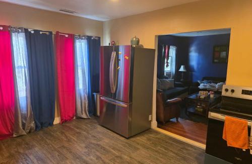 Meriden Apartment | spacious and indulging