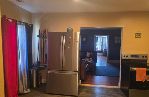 Meriden Apartment | spacious and indulging