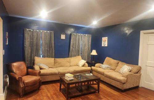 Meriden Apartment | spacious and indulging