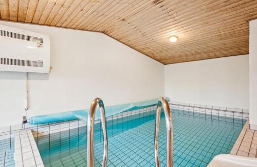 Øer Strand House | Spacious And Inviting Pool House With Spa, Sauna, Rooftop Terrace And Room For The Whole Family Just 300 Metres From The Water And Close To
