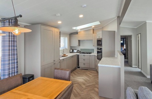 Lendalfoot Ski Chalet | Spacious and luxurious lodge situated on the sea front.