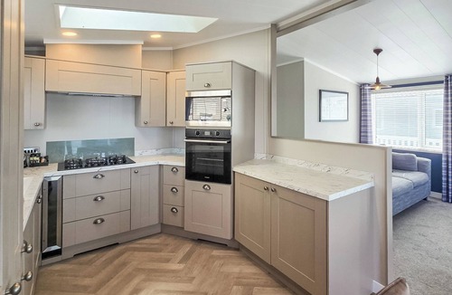 Lendalfoot Ski Chalet | Spacious and luxurious lodge situated on the sea front.