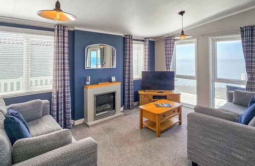 Lendalfoot Ski Chalet | Spacious and luxurious lodge situated on the sea front.