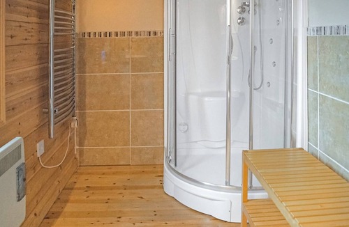 Carnmenellis Ski Chalet | Spacious and luxurious lodge.