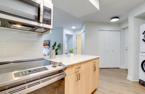 Pentagon City Apartment | Spacious and Minimalist Apartment w Awesome Facilities