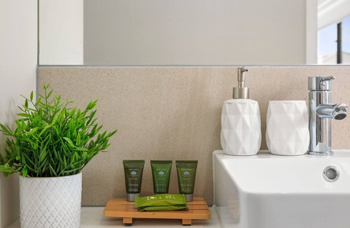 Armstrong Creek House | Spacious and Modern Family Home