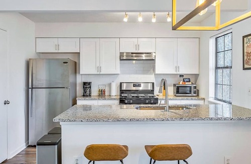 Leslie Estates House | Spacious and Modern 18 min from Stone Mountain