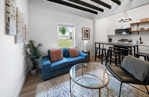 Walnut Hills House | Spacious and Modern 3BR near Downtown/Walnut Hills