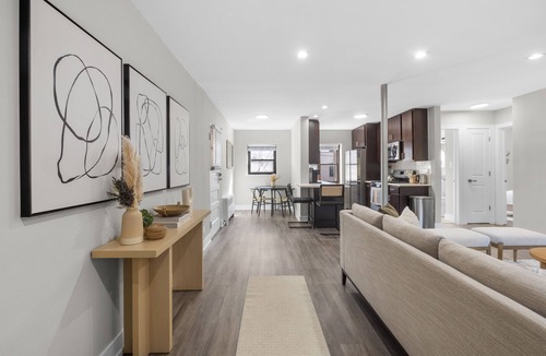 South Evanston Apartment | Spacious and Newly Renovated 1BR Next to the Beach