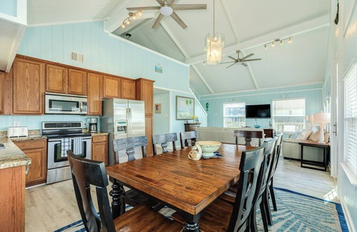 San Luis House | Spacious and Open Freshly Remodeled Beach House.