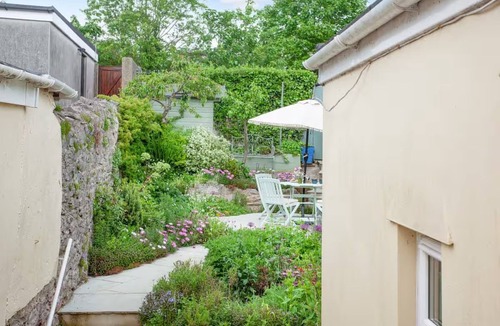 Babbacombe House | Spacious and peaceful, beach and amenities within short walk