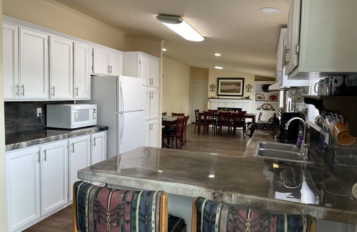 Farmington House | Spacious and Pet friendly with perfect climate control using central Ac/Heat.