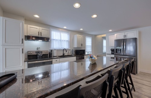 Ephrata House | Spacious and Quiet 4BD Oasis - Private Yard