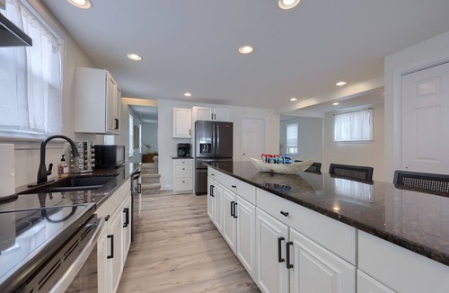 Ephrata House | Spacious and Quiet 4BD Oasis - Private Yard