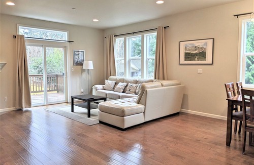 Kenmore House | Spacious and quiet 5 bedroom home