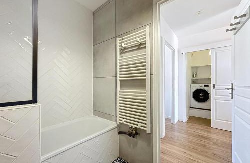 Bagnolet Apartment | Spacious and quiet apartment near Paris