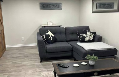 York - Haig House | Spacious and rustic unit in prime location