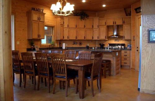 Seminole County House | Spacious and Secluded Luxury Rental Overlooking a Glittering Private Lake in Konawa, Oklahoma
