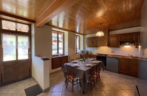 Laprugne Cottage | Spacious and serene cottage with garden, pets allowed