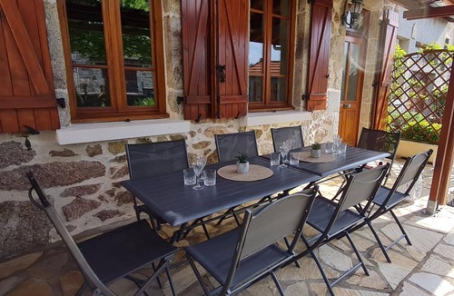 Laprugne Cottage | Spacious and serene cottage with garden, pets allowed