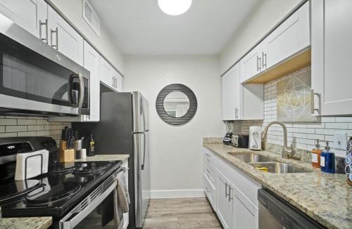 Arlington Apartment | Spacious and Stylish Apartment right near ATT Stadium