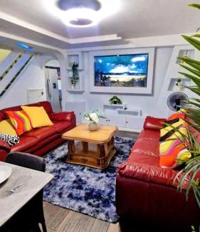 Tilbury Apartment | Spacious and Stylish Home, perfect for groups Tilbury