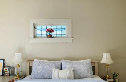 Mount Albert House | Spacious and Sunny Master Bedroom with shared bathrooms