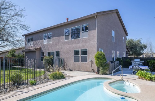 Mather House | Spacious and well equipped at Mather