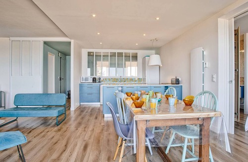 Le Home Apartment | Spacious apartment, sea view - 8 guests