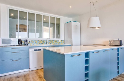 Le Home Apartment | Spacious apartment, sea view - 8 guests
