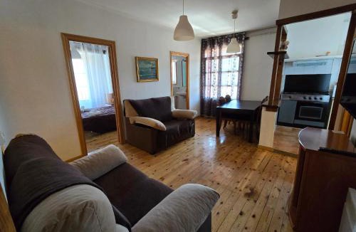 Bellver de Cerdanya Apartment | Spacious apartment in Bellver de Cerdanya 150 m² with balcony