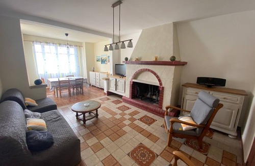 Les Lecques Apartment | Spacious apartment Unobstructed View Of Mediterranean Sea In The Heart Of The Village