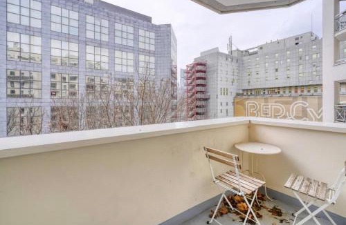 Charenton-le-Pont Apartment | Spacious apartment near Bercy 2 Shopping Center with Balcony and Free Parking