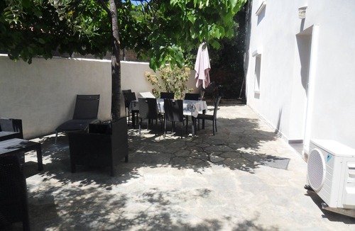 Folelli Villa | Spacious apartment in lower villa