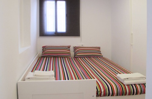 Arenys de Mar Apartment | Spacious Apartment for 2 with Balcony