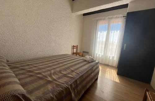 Port-la-Nouvelle Apartment | Spacious apartment with lovely terrace