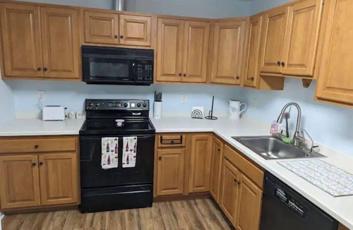 Andover Condo | Spacious Apartment Minutes from State Park & Lake