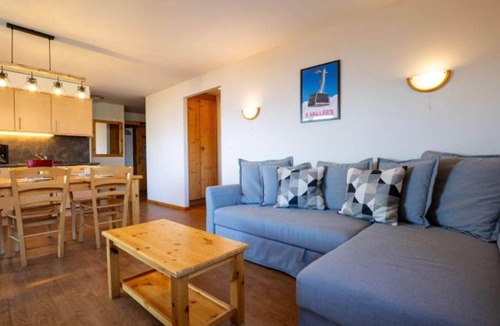 Saint-Pierre-de-Clages Apartment | Spacious apartment in Nendaz