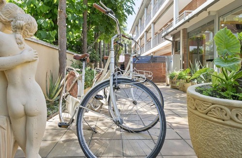 Castelldefels Apartment | Spacious apartment for up to 5 people.