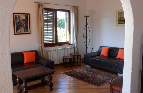 Rovinjsko Selo Apartment | Spacious apartment with sea views and air conditioning