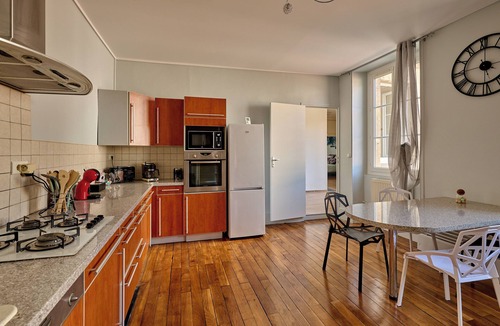 Nevers Apartment | Spacious apartment 100m² + parking downtown