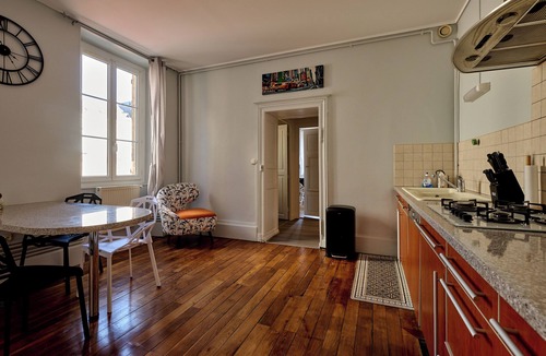 Nevers Apartment | Spacious apartment 100m² + parking downtown