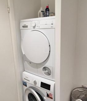 Sydhavnen Apartment | Spacious apartment 120 metres from Metro