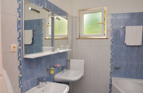 Cikovici Apartment | Spacious Apartment Adriana with the sea and mountain view