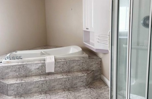Beaupre Apartment | Spacious apartment for gatherings!