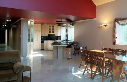 Beaupre Apartment | Spacious apartment for gatherings!