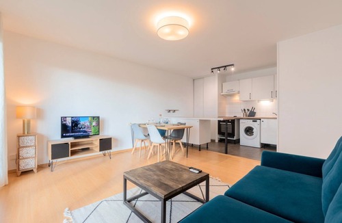 La Madeleine Apartment | Spacious apartment with parking and balcony!