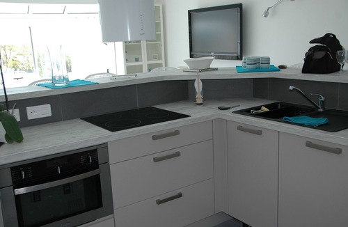 La Turballe Apartment | SPACIOUS APARTMENT FACING THE SEA, FEET IN THE WATER!